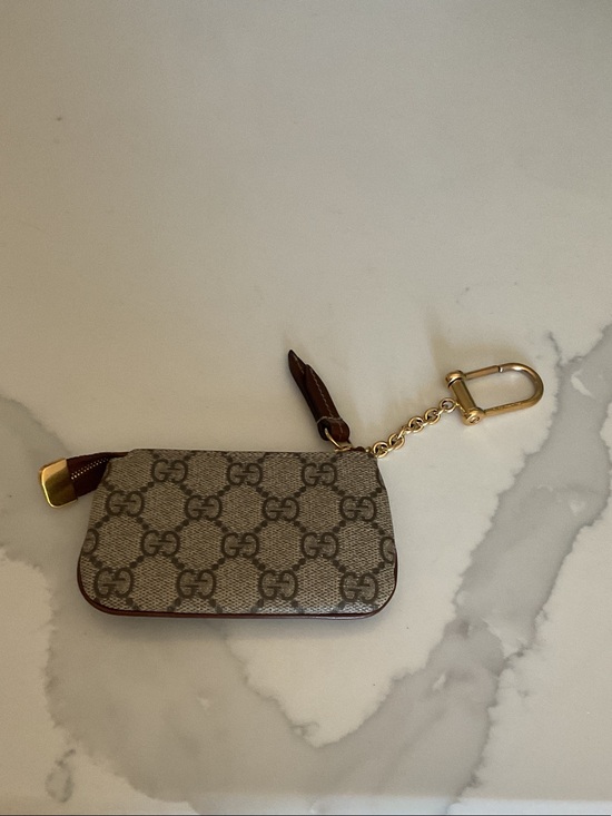 Gucci Accessories - Gucci Beige Monogram Key & Card Holder with Gold Chain
